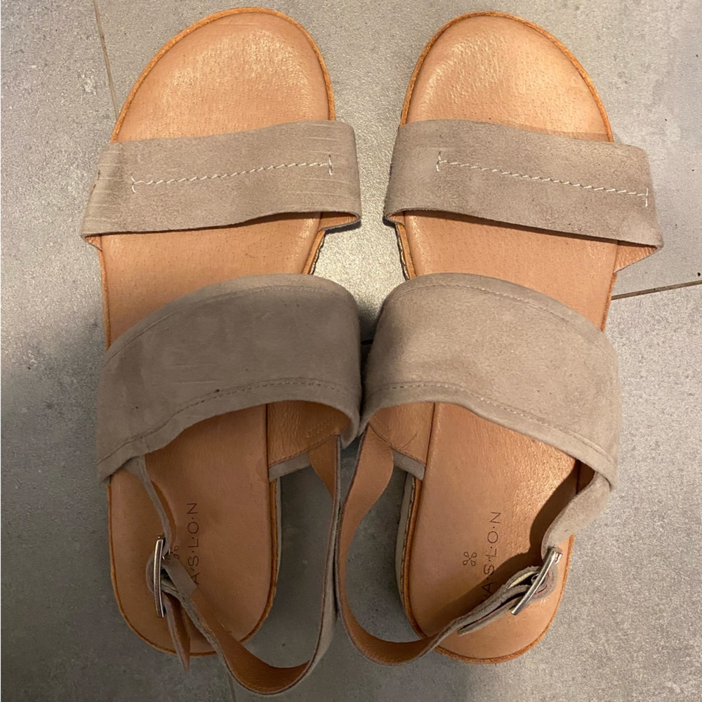 Caslon Sandals (grey)